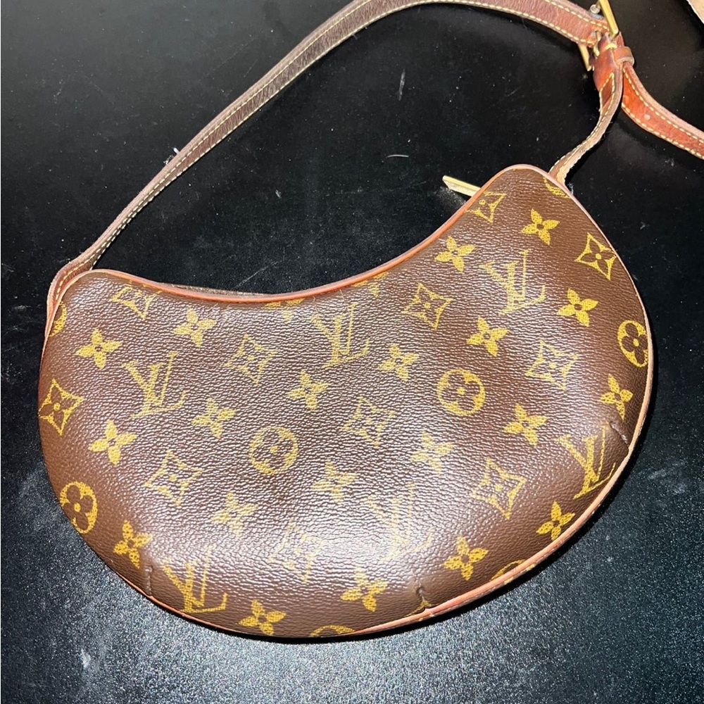 Luis Vuitton croissant bag